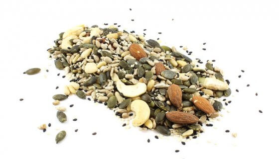 Organic Seed and Nut Salad Mix image